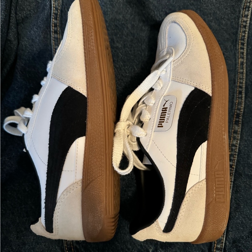 Size 5.5 ( in men’s) puma Palermo